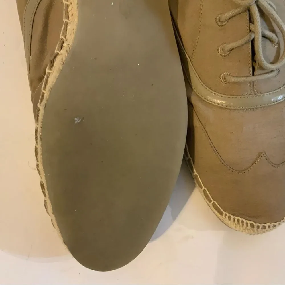 Nice cloth shoes by Cole Haan in size 8.5B lace up